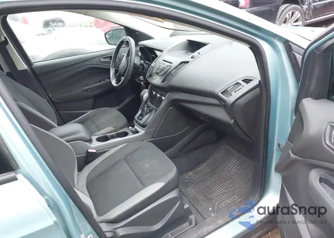 2013 Ford Escape S z USA, uszkodzony, nr VIN 1FMCU0F76DUA19653